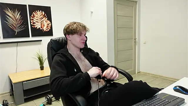 Snapshot of Charles_Dreams chatting on February 11, 9:31 pm Charles Dreams online show from February 11, 9:31 pm