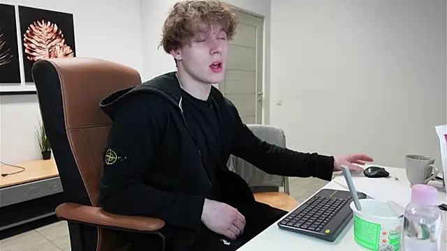 Snapshot of Charles_Dreams chatting on March 15, 1:22 am Charles Dreams online show from March 15, 1:22 am