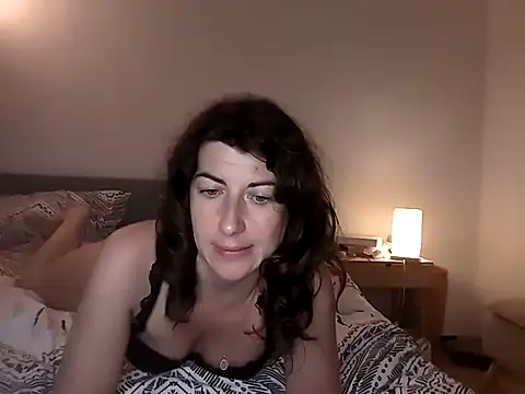 Jo LieLive online show from June 19, 7:28 pm