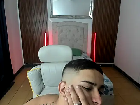 Snapshot of pablo_prada chatting on November 17, 7:30 pm pablo prada online show from November 17, 7:30 pm