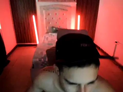 Snapshot of pablo_prada chatting on December 2, 6:58 pm pablo prada online show from December 2, 6:58 pm