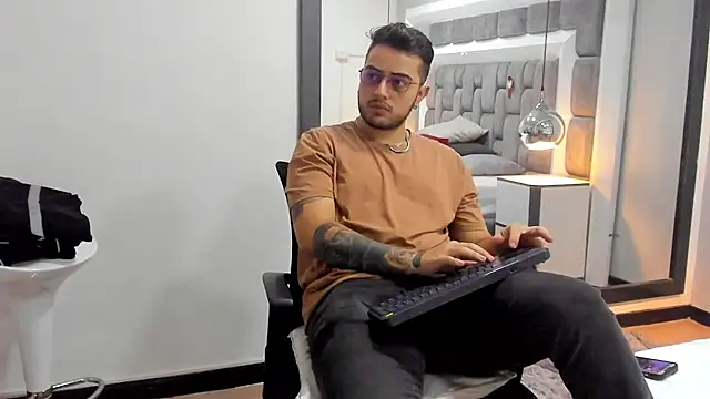 Ethan Greys online show from November 22, 3:38 am