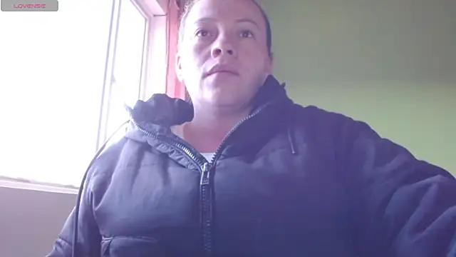 Snapshot of Rouse_hot_ chatting on June 20, 11:24 am Rouse hot online show from June 20, 11:24 am