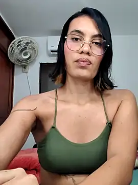 Snapshot of Mia_saaenz chatting on November 18, 8:57 pm Mia saaenz online show from November 18, 8:57 pm