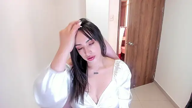 SOFIA SWEETT22 online show from May 1, 10:03 pm