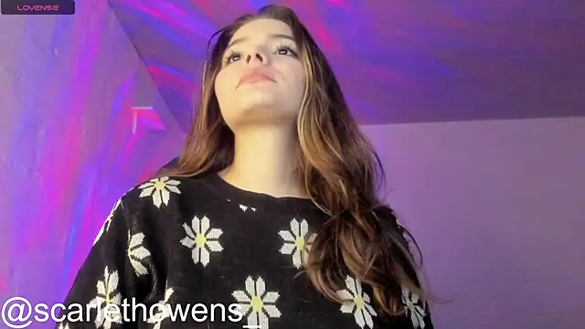 scarlethowens1 online show from November 23, 6:57 am