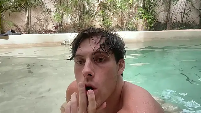 alex islivee online show from June 2, 8:44 pm
