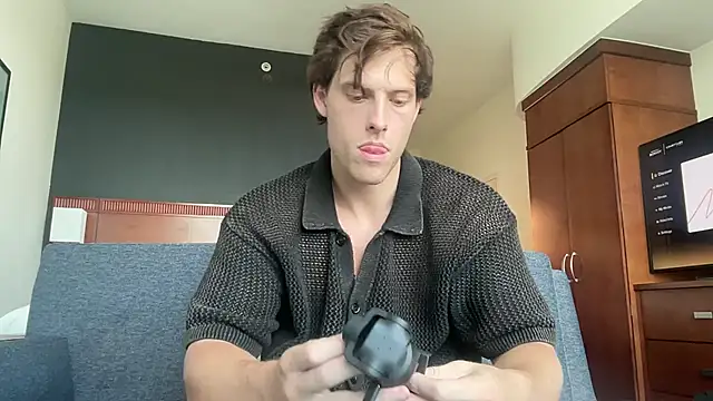 alex islivee online show from June 8, 6:41 pm