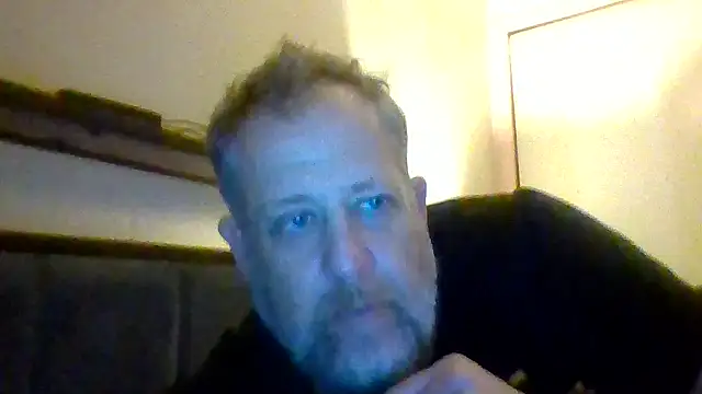 Snapshot of Mikey40wv chatting on November 16, 11:05 am Mikey40wv online show from November 16, 11:05 am