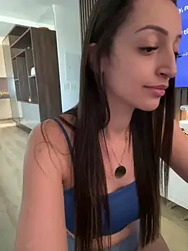 Snapshot of BelleRune chatting on December 7, 7:32 pm BelleRune online show from December 7, 7:32 pm