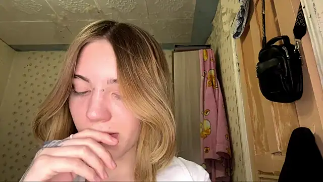 MelaineAytes online show from November 22, 10:14 am