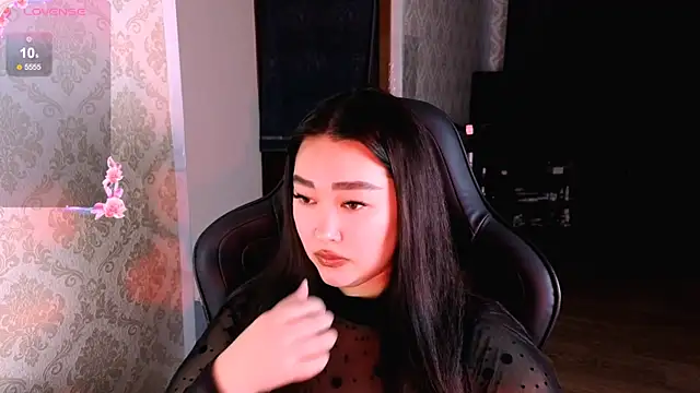 Snapshot of Emma_Uilson chatting on December 21, 9:38 am Emma Uilson online show from December 21, 9:38 am