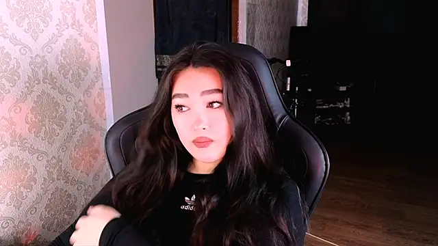 Snapshot of Emma_Uilson chatting on February 16, 5:58 am Emma Uilson online show from February 16, 5:58 am