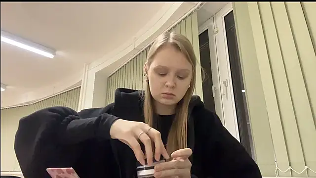 PaulitaSolow online show from December 5, 3:59 am