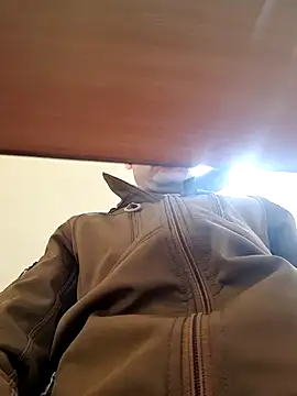 Snapshot of Gregorywhitelegs chatting on April 3, 10:13 am Gregorywhitelegs online show from April 3, 10:13 am