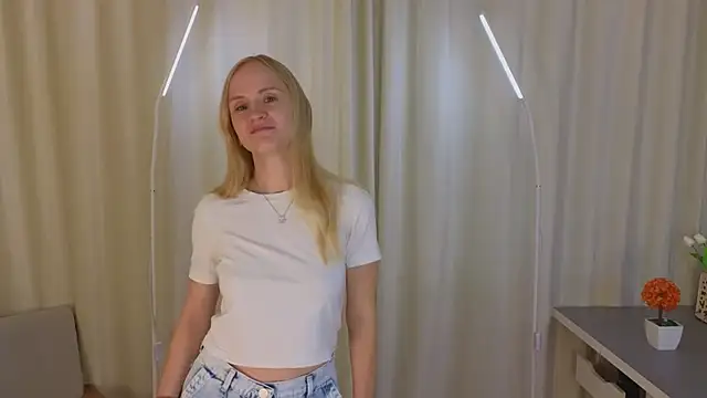 ToshiaPotvin online show from November 25, 4:12 am