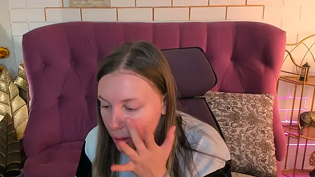 SandraLindsey online show from November 29, 1:25 pm