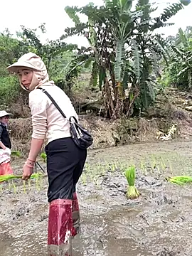 pitty mymi online show from March 12, 8:31 am