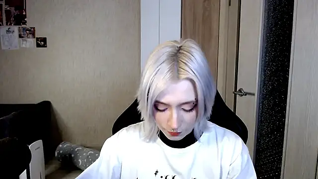 SophiaLur online show from November 30, 2:32 pm