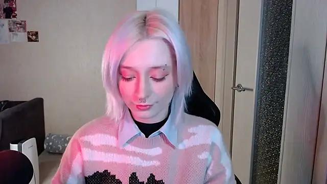 SophiaLur online show from December 2, 2:56 pm