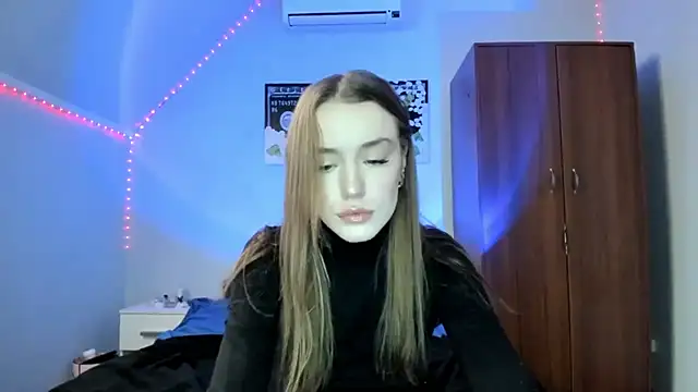 tinyglow online show from December 15, 2:27 am