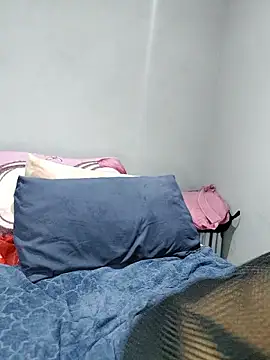 Naive618 online show from November 18, 9:30 pm