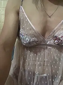 Snapshot of Trangbabylove chatting on June 5, 5:58 am Trangbabylove online show from June 5, 5:58 am