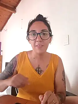 Melinerd online show from November 16, 4:45 pm