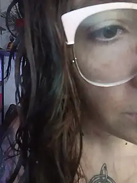 Snapshot of Melinerd chatting on July 16, 6:03 pm Melinerd online show from July 16, 6:03 pm