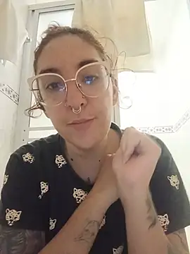 Snapshot of Melinerd chatting on July 23, 6:06 pm Melinerd online show from July 23, 6:06 pm