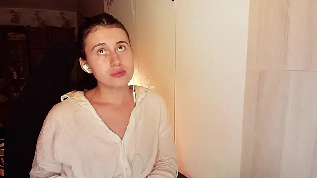 KristinaScott online show from February 28, 6:42 pm