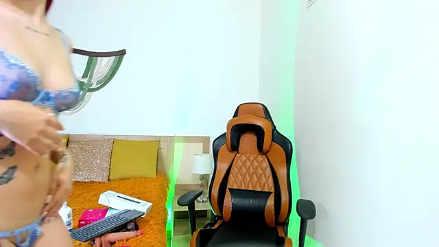 Emily Frostt online show from March 6, 12:23 pm