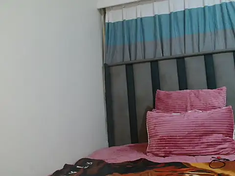 SlimEbonydoll online show from November 28, 12:30 pm