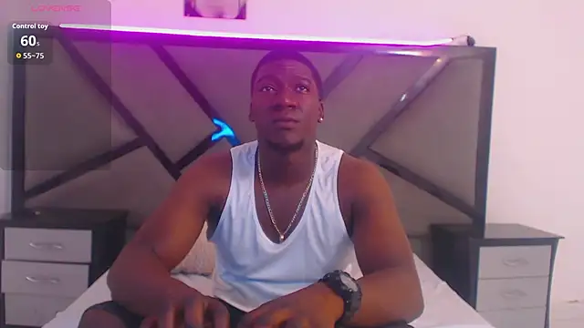 Snapshot of kingAlexander22 chatting on November 19, 11:43 am kingAlexander22 online show from November 19, 11:43 am