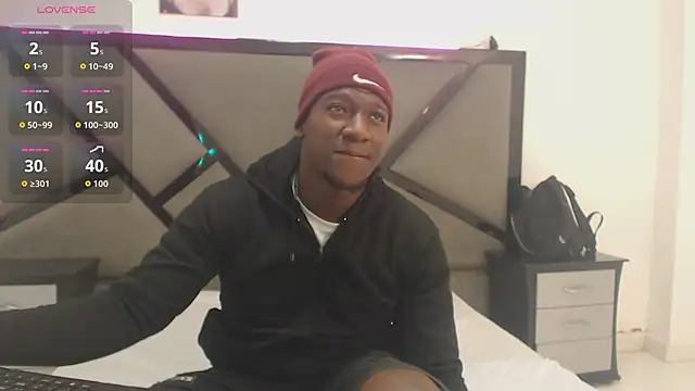 Snapshot of kingAlexander22 chatting on November 24, 11:43 am kingAlexander22 online show from November 24, 11:43 am