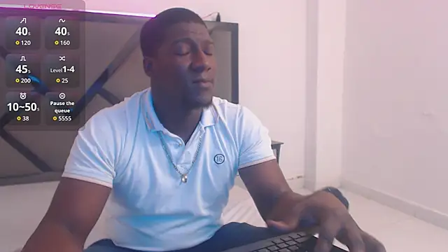 Snapshot of kingAlexander22 chatting on November 25, 11:32 am kingAlexander22 online show from November 25, 11:32 am