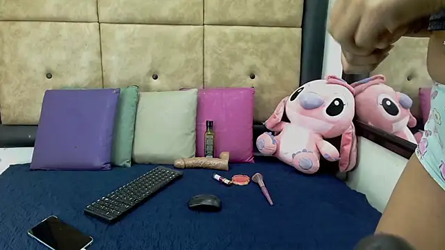 Lucidolls online show from November 28, 3:25 pm