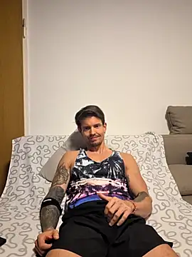 Snapshot of Mystery_Mark chatting on May 18, 5:30 pm Mystery Mark online show from May 18, 5:30 pm