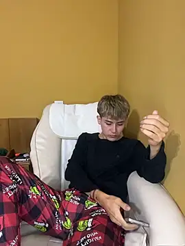 Snapshot of Noah21_ chatting on December 13, 9:09 pm Noah21 online show from December 13, 9:09 pm