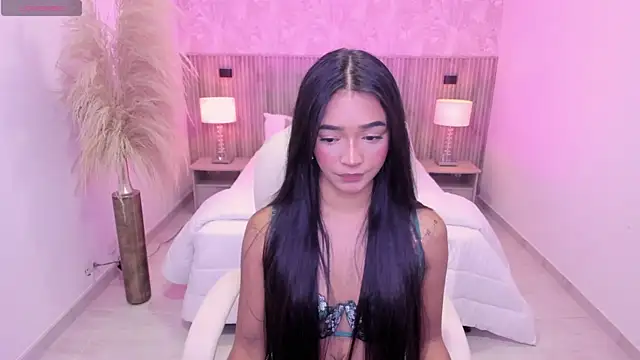 Snapshot of kylie_collins chatting on June 2, 3:19 am kylie collins online show from June 2, 3:19 am