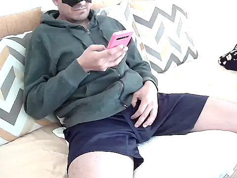 Snapshot of dedoloco_8--D chatting on November 22, 2:43 am dedoloco 8--D online show from November 22, 2:43 am