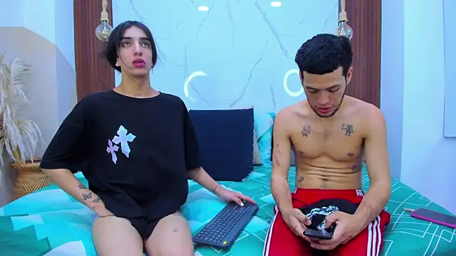 Loversinfire2 online show from July 18, 1:43 am