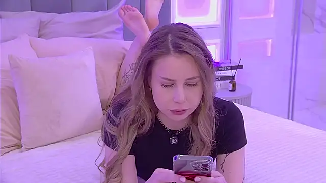 Snapshot of -SaraBlack- chatting on December 17, 5:19 pm -SaraBlack- online show from December 17, 5:19 pm