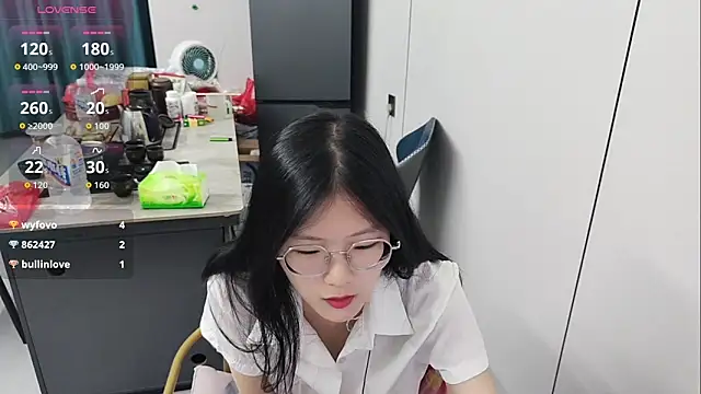 Snapshot of xlin-baby chatting on May 11, 2:45 pm xlin-baby online show from May 11, 2:45 pm