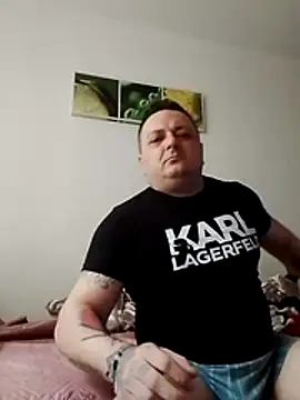 Snapshot of Ana1991@xh chatting on November 19, 11:10 am Ana1991xh online show from November 19, 11:10 am