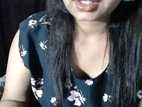 Snapshot of Queen_Bhanu chatting on February 6, 9:12 am Queen Bhanu online show from February 6, 9:12 am