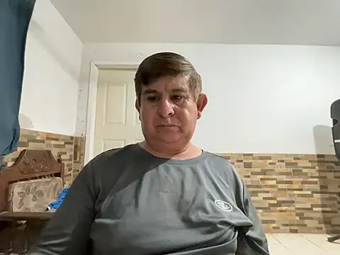 Snapshot of beto536 chatting on March 14, 2:39 am beto536 online show from March 14, 2:39 am