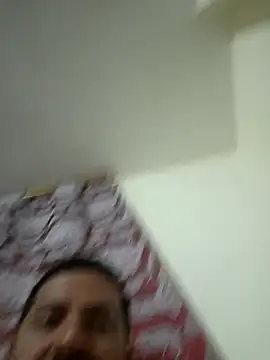 Snapshot of BuskedFester chatting on December 2, 3:56 am BuskedFester online show from December 2, 3:56 am