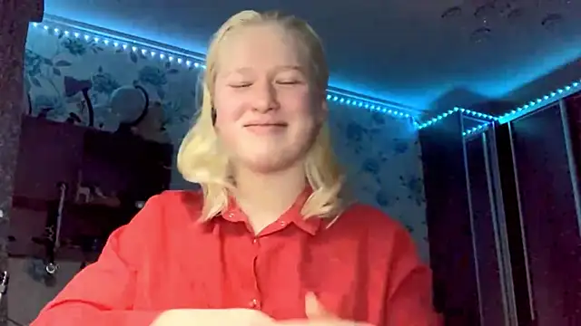 ArissuCuteey online show from November 17, 3:40 pm