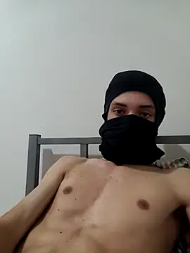 Snapshot of bnnzin chatting on May 15, 3:46 am bnnzin online show from May 15, 3:46 am
